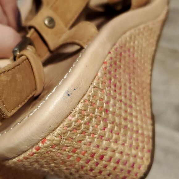 GUC UGG Gaiana Camel Leather Wedges - Picture 8 of 9